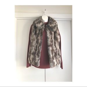 SOLD⭐️BRAND NEW⭐️ faux fur vest
